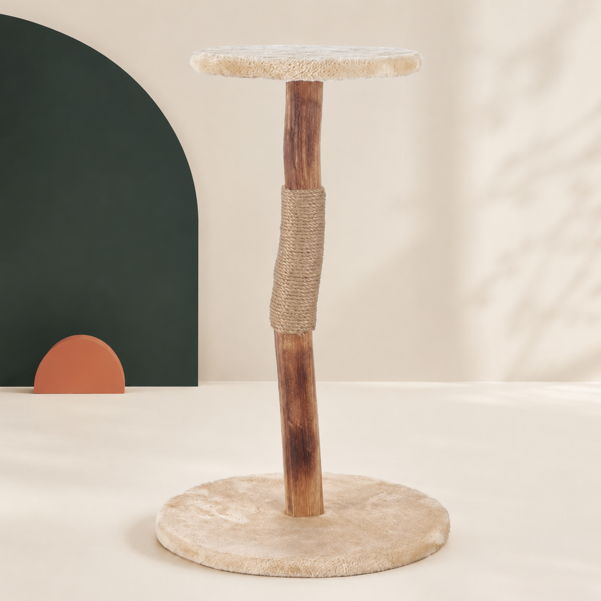 Naturholz-Kratzbaum Noah – hochwertige Produktansicht im Felario-Stil